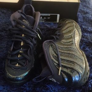 W Air Foamposite One